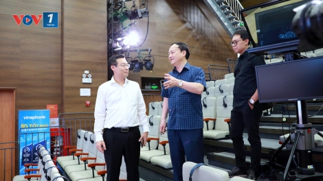 Tổng Giám đốc Đài Tiếng nói Việt Nam thăm và động viên các đội thi Liên hoan Phát thanh toàn quốc