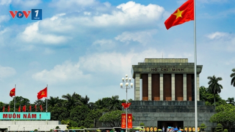 Ngày Quốc khánh nghĩ về lá cờ Tổ quốc