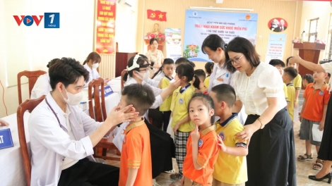 Bệnh viện Nhi Hải Phòng triển khai khám sức khỏe miễn phí cho hơn 1.000 học sinh