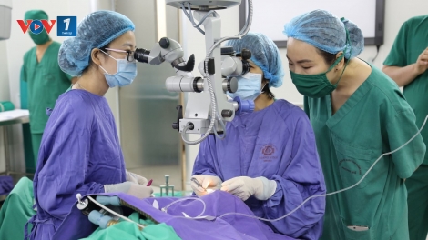 Lần đầu ghép giác mạc từ người hiến chết não tại Bệnh viện Đa khoa tỉnh Quảng Ninh