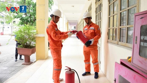 EVNHANOI bảo đảm điện phục vụ kỳ thi tốt nghiệp THPT và kỳ thi tuyển sinh vào lớp 10 năm 2026