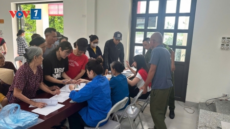 Niềm vui vỡ oà khi hàng chục triệu người dân nhận quà dịp Tết Độc lập