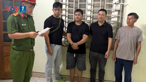 Lai Châu triệt phá đường dây làm giả giấy tờ xuyên quốc gia, thu giữ gần 10.000 tài liệu giả