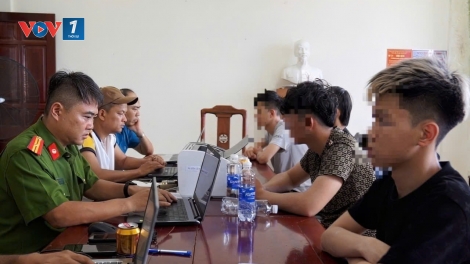 Tạm giữ 29 thanh niên vác hung khí, nẹt pô náo loạn phố núi Gia Lai