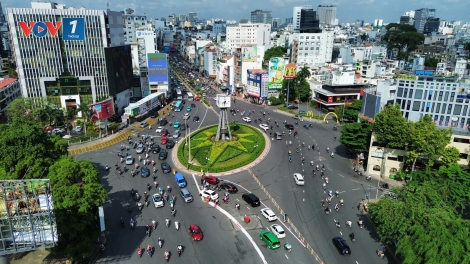 TP.HCM bỏ vòng xoay Điện Biên Phủ, dân lúng túng, đường vẫn ùn ứ nhẹ