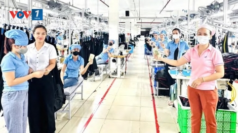 Doanh nghiệp Đà Nẵng hỗ trợ tiền xăng xe cho người lao động
