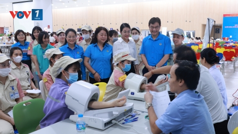 Hơn 700 nữ công nhân thủ đô được khám sức khỏe sinh sản và tầm soát ung thư miễn phí