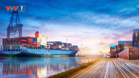 Nhập siêu 4 tháng đầu năm 2026: Có đáng lo ngại?