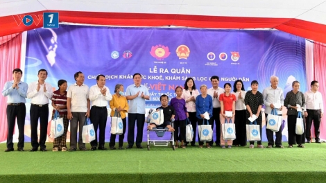 Khám bệnh miễn phí cho người dân trong Chương trình “Vì một Việt Nam khỏe mạnh”