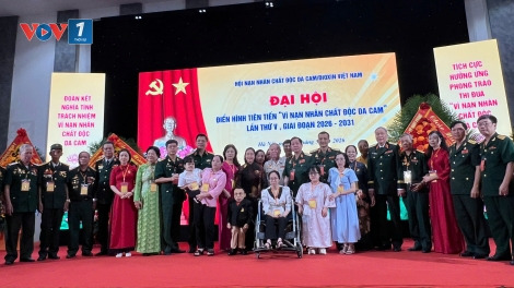 Bà Bùi Thị Minh Hoài dự Đại hội Điển hình tiên tiến “Vì nạn nhân chất độc da cam” lần thứ V