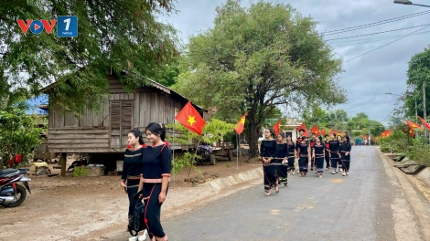 Nông dân Đắk Lắk làm đẹp buôn làng từ những việc nhỏ