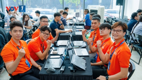 FPT mở hạ tầng AI, hỗ trợ thế hệ trẻ làm chủ công nghệ Make in Vietnam