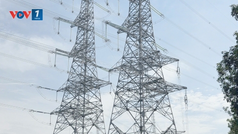 Đóng điện 2 mạch đường dây 220kV Chơn Thành-Bến Cát, tăng cường đảm bảo điện cho TP.HCM và Đồng Nai