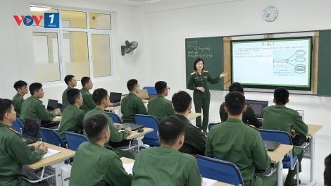Nữ quân nhân đam mê giảng dạy, nghiên cứu, góp phần nhân lên sức mạnh tổng hợp của toàn quân