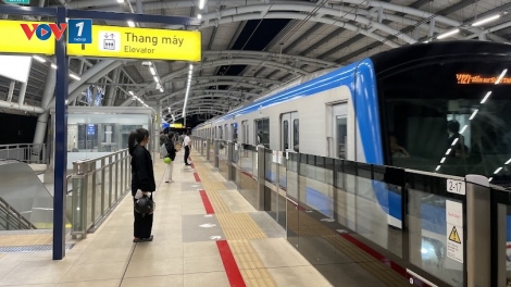 TP.HCM tăng chuyến metro và xe buýt phục vụ lễ truy điệu liệt sĩ