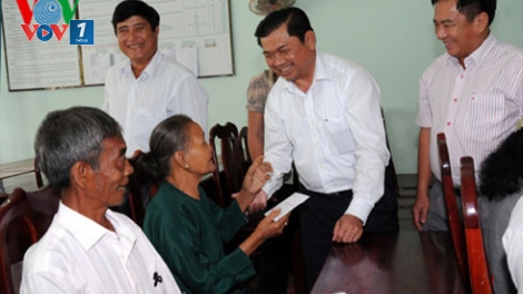 Các địa phương tặng quà cho người nghèo, gia đình chính sách năm 2016 (21/1/2016)