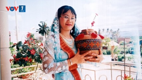 Câu chuyện về nữ họa sĩ Chế Kim Trung với nghị lực và niềm đam mê hội họa (07/01/2016)