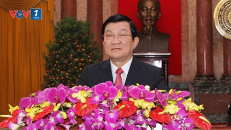 Phút giao thừa đầu năm với lời chúc Tết của Chủ tịch nước gửi đến đồng bào, chiến sỹ cả nước và những ước vọng của người dân trên mọi miền Tổ quốc.