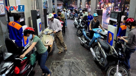 Bắt đầu từ hôm nay Bộ Tài chính giảm mức thuế nhập khẩu với các mặt hàng dầu từ 3-6% (Thời sự đêm 18/3/2016)