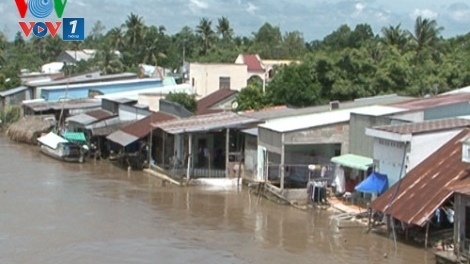 Thời sự chiều ngày 31/8/2014: Việc di dời người dân khỏi các vùng sạt lở tại tỉnh Hậu Giang gặp nhiều khó khăn do nhiều hộ dân chưa tự giác chấp hành kế hoạch di dời.