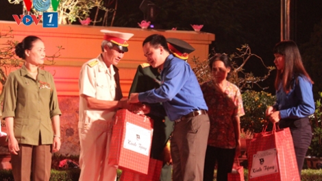 Thời sự chiều ngày 27/7/2014: Hoạt động tri ân các anh hùng liệt sĩ, thương bệnh binh, các Mẹ Việt Nam Anh hùng và những người có công diễn ra ở khắp các địa phương trong cả nước