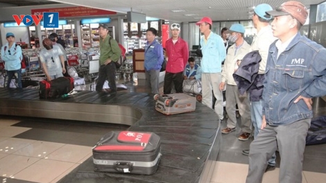 Thời sự đêm ngày 11/8/2014: Tính đến ngày hôm nay đã có 626 lao động Việt Nam làm việc tại Libi về nước an toàn