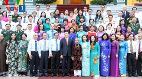 Chủ tịch nước Trương Tấn Sang cho rằng cán bộ dân vận là cánh tay nối dài của Đảng và Nhà nước (Thời sự đêm ngày 18/10/2015)