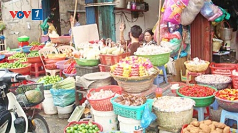 Trung bình mỗi ngày có tới hơn 200 tấn nông sản kém chất lượng của Trung Quốc được bán tại Hà Nội (Thời sự đêm 01/11/2015)