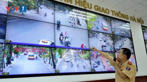 Xử phạt vi phạm giao thông bằng camera: Những băn khoăn của người dân (4/12/2015)
