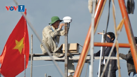 Biển đảo Việt Nam ngày 14/01/2015: Hỗ trợ thiết bị thông tin liên lạc cho tàu thuyền