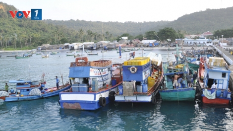 Biển đảo Việt Nam ngày 28/01/2015: Đồn biên phòng Thổ Châu hỗ trợ ngư dân bám biển