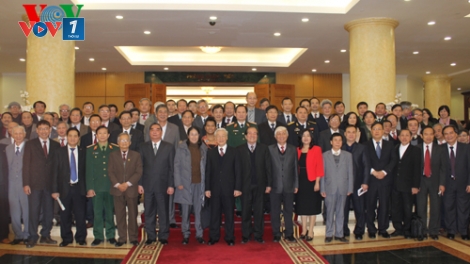 Thời sự chiều ngày 12/02/2015: Tổng Bí thư Nguyễn Phú Trọng gặp gỡ các nhà khoa học, trí thức, văn nghệ sĩ tiêu biểu cả nước nhân dịp đón Tết Ất Mùi 2015.