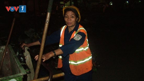 Môi trường và phát triển ngày 16/02/2015: Những người thầm lặng góp phần làm cho tết xanh-sạch-đẹp.