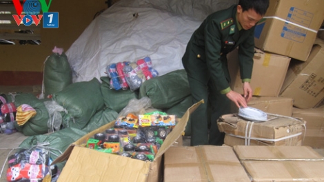 Pháp luật và đời sống ngày 05/02/2015: Triển khai quyết liệt các giải pháp chống buôn lậu