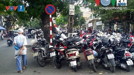 Pháp luật và đời sống ngày 25/3/2015: Hà Nội: Cần lập lại trật tự vỉa hè, lòng đường.