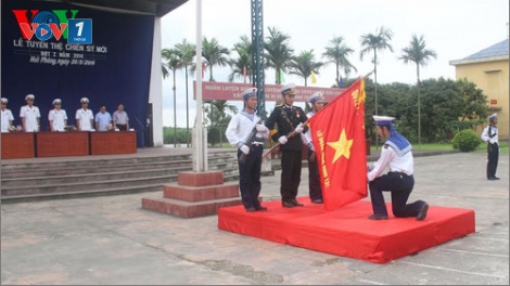 Biển đảo Việt Nam ngày 24/3/2015: Lính công binh kiên cường nơi đầu sóng ngọn gió.