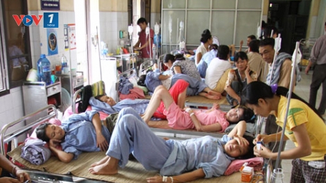 Thời sự chiều ngày 23/3/2015: Thêm 18 bệnh viện tại thành phố Hồ Chí Minh cam kết không để bệnh nhân nằm ghép.