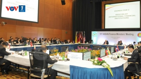 Ngôi nhà ASEAN ngày 28/3/2015: Lãnh đạo tài chính và ngân hàng Asean quyết tâm thúc đẩy hội nhập tài chính, tiền tệ khu vực