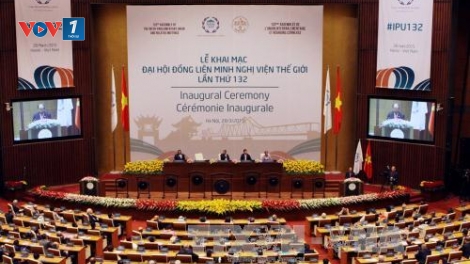 Thời sự đêm ngày 28/3/2015: Với chủ đề: "Các mục tiêu phát triển bền vững, biến lời nói thành hành động" Kỳ họp Đại hội đồng Liên minh Nghị viện thế giới lần thứ 132 (IPU-132) đã chính thức khai mạc tối nay tại tòa nhà Quốc hội (Ba Đình, Hà Nội) với sự tham gia của 160 đoàn khách quốc tế.