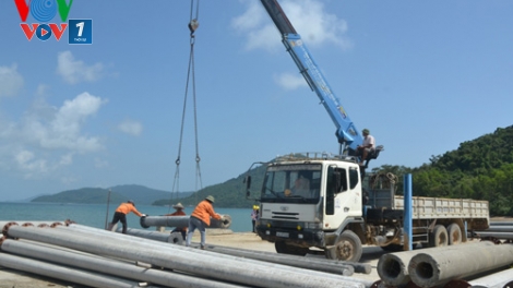 Biển đảo Việt Nam ngày 17/4/2015: Đưa điện ra đảo: động lực phát triển kinh tế, bảo vệ chủ quyền biển đảo