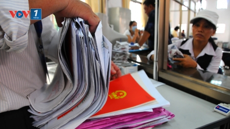 Cải cách thủ tục hành chính và câu chuyện tham nhũng vặt.