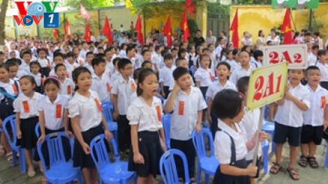 Thời sự trưa ngày 01/6/2015: Bắt đầu từ ngày hôm nay, các cơ quan, doanh nghiệp, trường học tại Hà Nội đồng loạt thực hiện nghi thức chào cờ sáng thứ 2