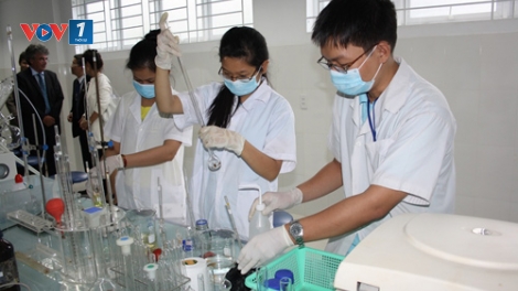 Khoa học và công nghệ ngày 2/6/2015: Nghiên cứu cơ bản - tạo tiền đề cho nghiên cứu ứng dụng