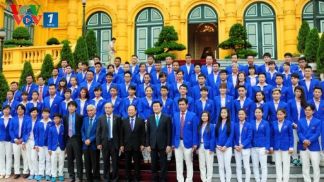 Thời sự đêm ngày 23/6/2015: Chủ tịch nước Trương Tấn Sang gặp mặt thân mật các huấn luyện viên, vận động viên tiêu biểu của Việt Nam dự SEA Games 28.