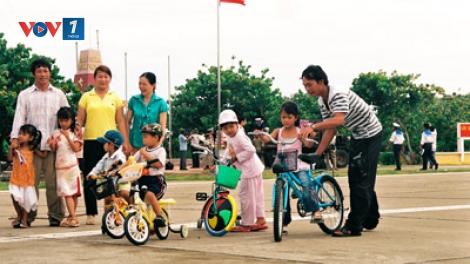 Ngày gia đình ở Trường Sa (Tâm tình biên giới hải đảo ngày 27/6/2015)