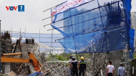 Thời sự đêm ngày 11/7/2015: Thông tin chính thức về sự cố sập giàn giáo làm 8 người thương vong tại Thành phố Hồ Chí Minh