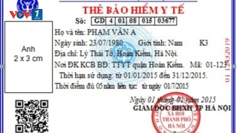 Thời sự đêm ngày 18/7/2015: Bảo hiểm Xã hội Việt Nam sẽ phát hành Thẻ Bảo hiểm Y tế theo quý để người dân dễ tiếp cận.