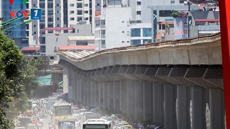 Thời sự trưa ngày 8/7/2015: Dự án đường sắt đô thị Cát Linh - Hà Đông tiếp tục chậm tiến độ 3 đến 4 tháng tại tất cả các hạng mục.