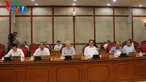 Thời sự đêm ngày 12/8/2015: Bộ Chính trị làm việc với Quân ủy Trung ương về Đại hội Đảng bộ Quân đội lần thứ 10.