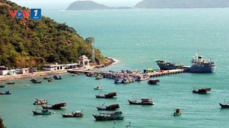 Người dân huyện đảo Kiên Hải - Kiên Giang gặp khó khăn trong việc đi lại.